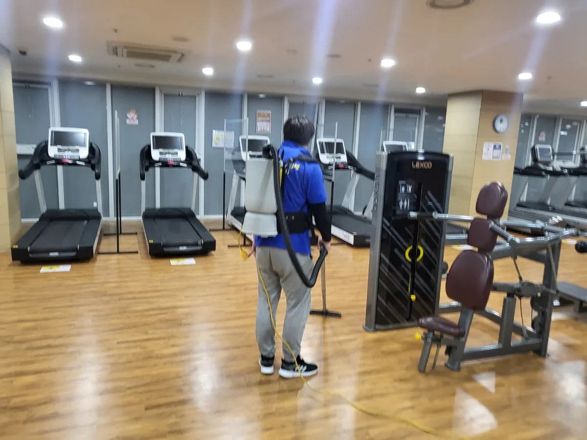 합천군 덕곡면 헬스장 샤워실 장비 주변 정밀 위생청소 사례 - 행진크린