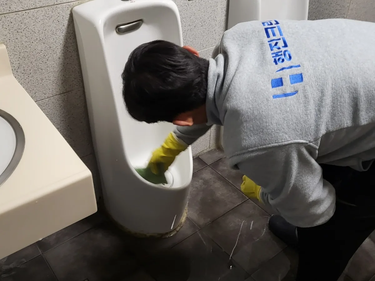 합천군 청덕면 학교 화장실 세면대 살균 위생청소 사례 - 행진크린